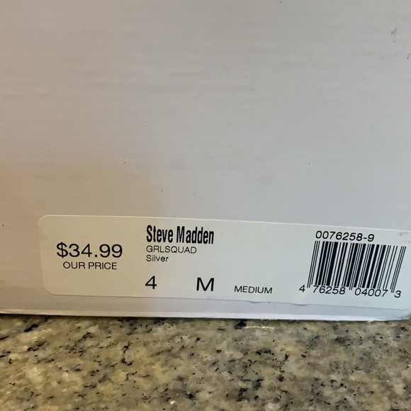 BRAND NEW Madden Girls Squad slides - Picture 5 of 5